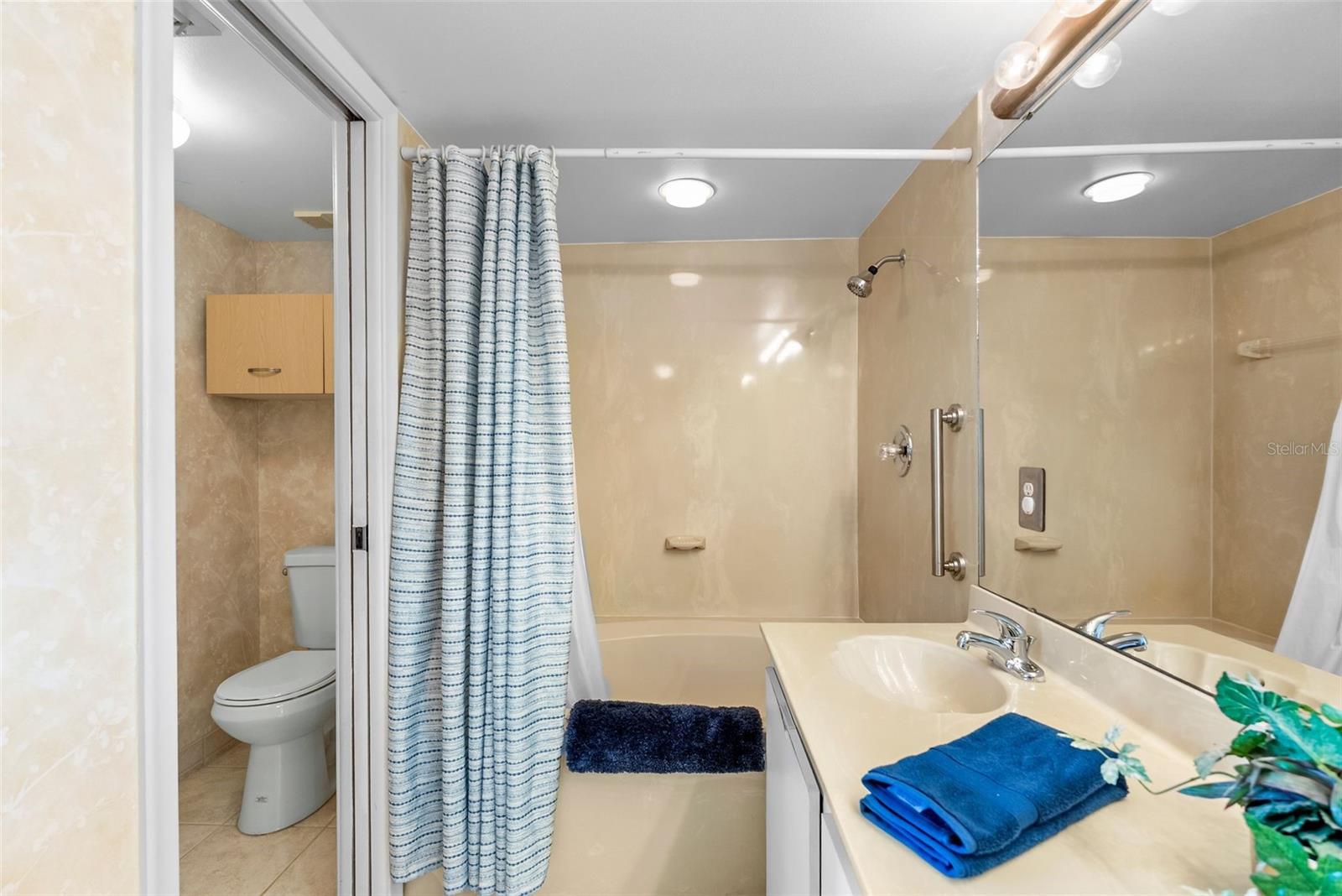 Image 13 of 21 For 5155 Isla Key Boulevard S 304