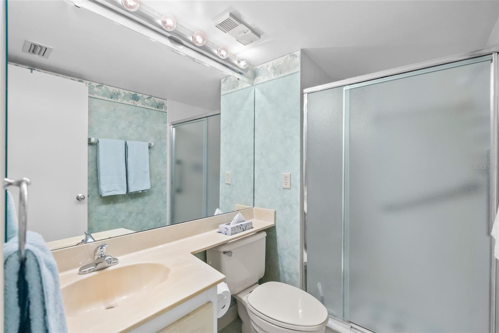 Image 17 of 21 For 5155 Isla Key Boulevard S 304