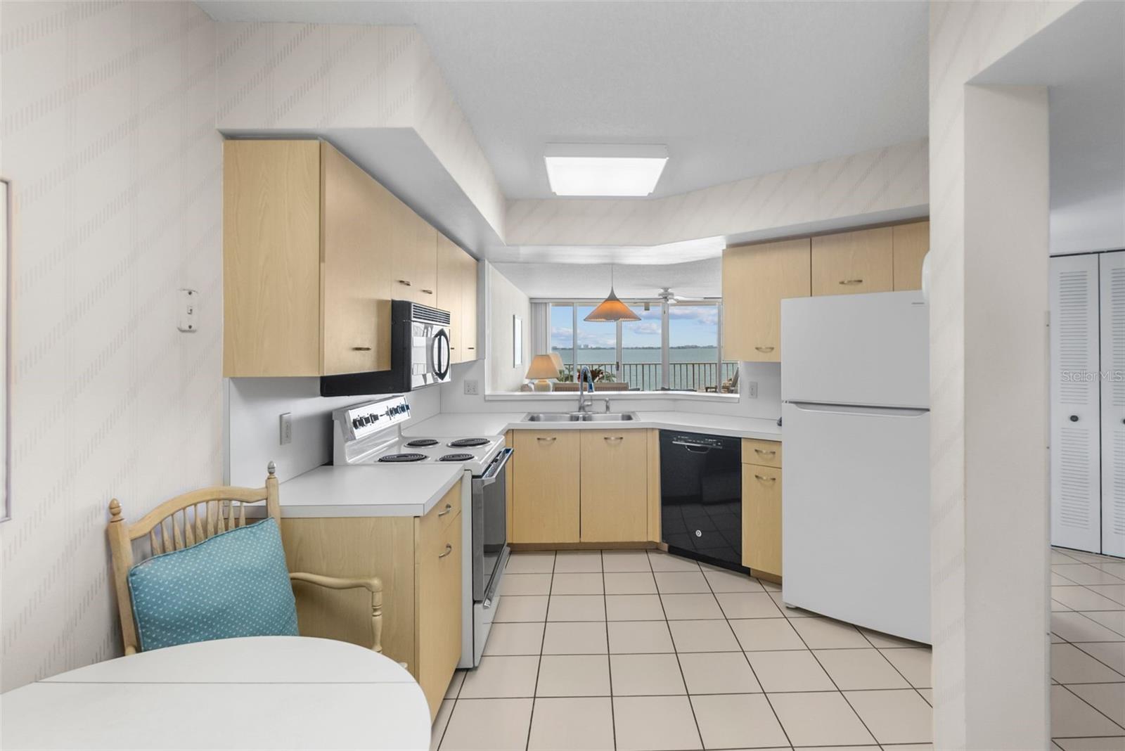 Image 5 of 21 For 5155 Isla Key Boulevard S 304
