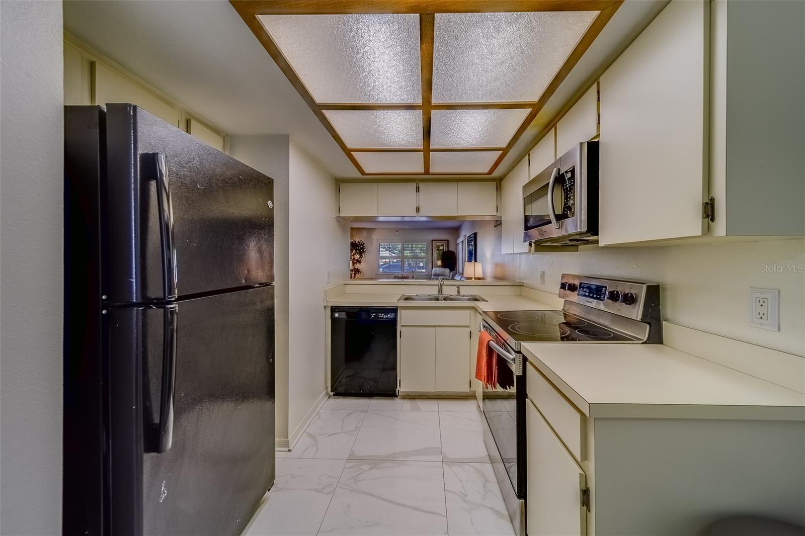 Image 3 of 30 For 2725 Countryside Boulevard 102