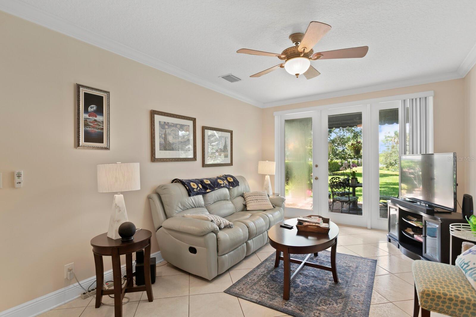 Listing photo id 9 for 3005 Sligh Avenue