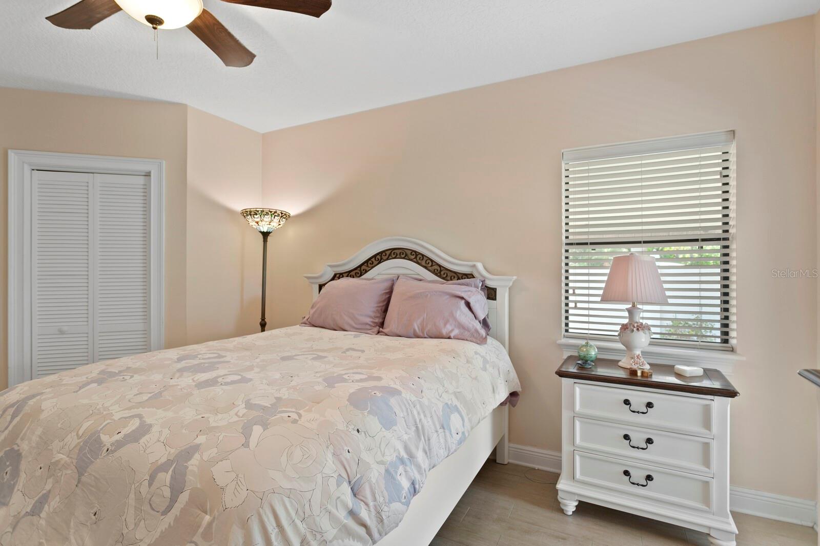 Listing photo id 21 for 3005 Sligh Avenue