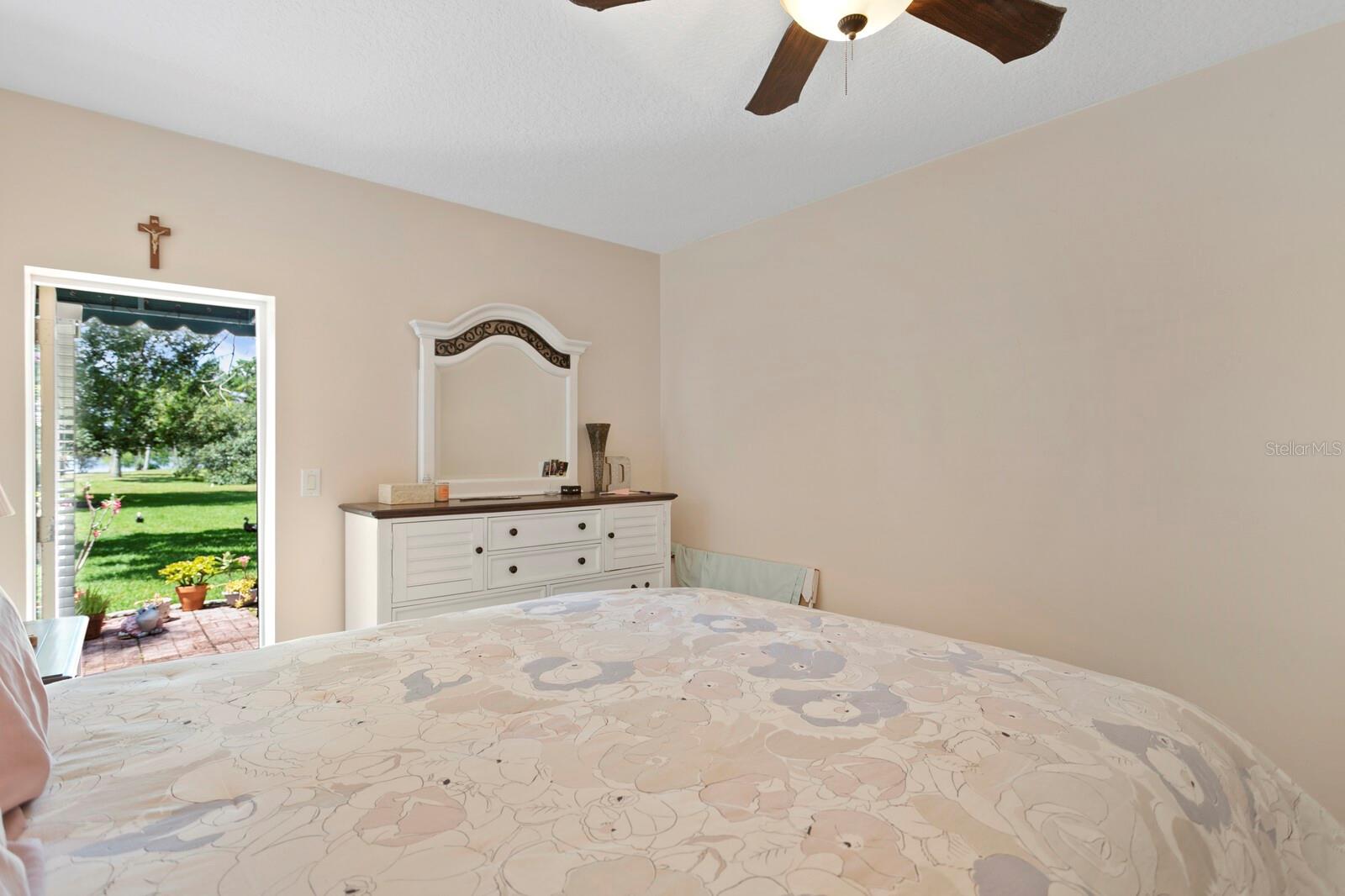 Listing photo id 22 for 3005 Sligh Avenue