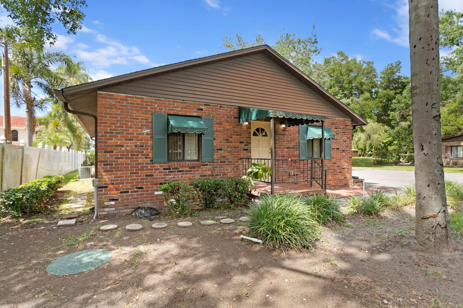 Listing photo id 1 for 3005 Sligh Avenue
