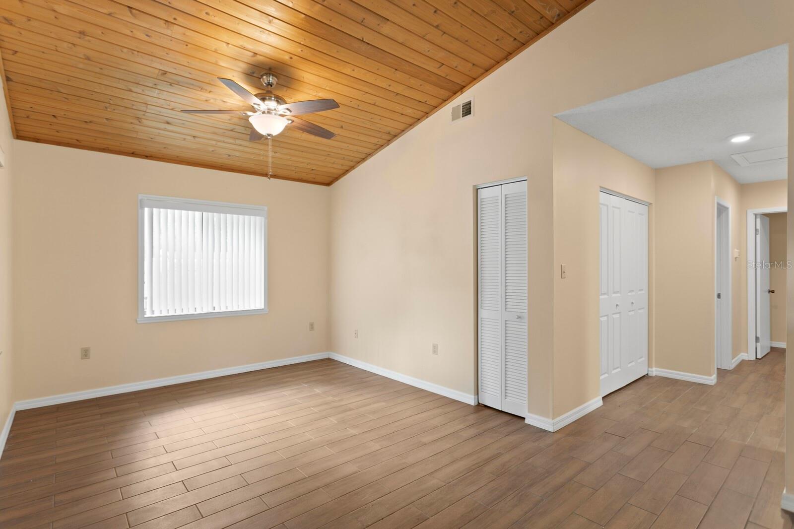 Listing photo id 32 for 3005 Sligh Avenue