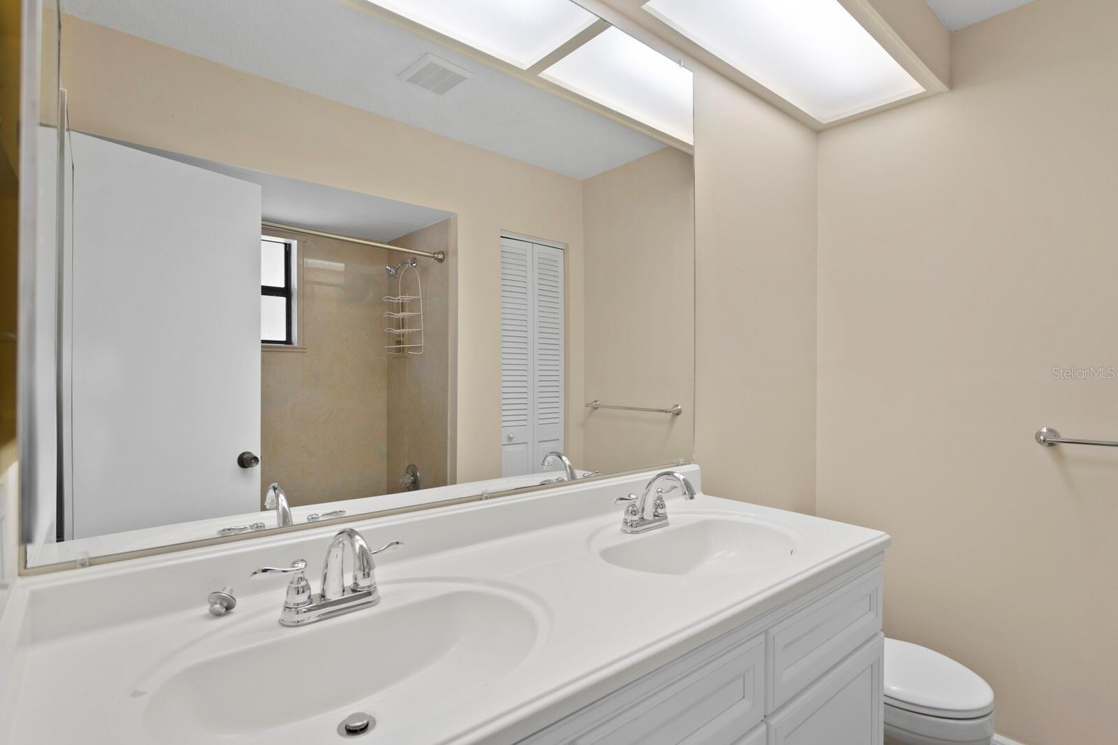 Listing photo id 46 for 3005 Sligh Avenue