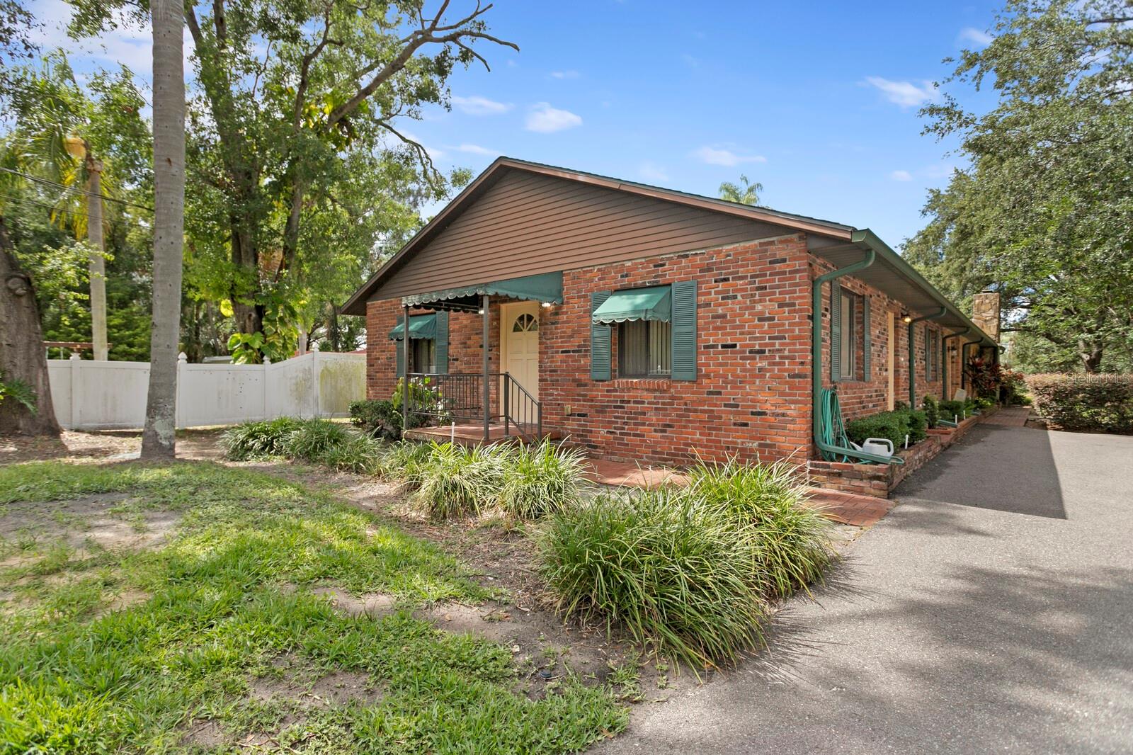 Listing photo id 3 for 3005 Sligh Avenue