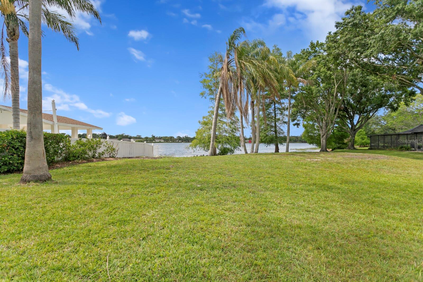 Listing photo id 51 for 3005 Sligh Avenue