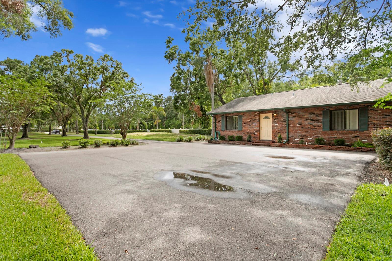 Listing photo id 5 for 3005 Sligh Avenue