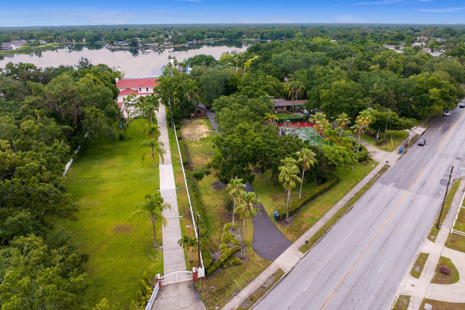 Listing photo id 76 for 3005 Sligh Avenue