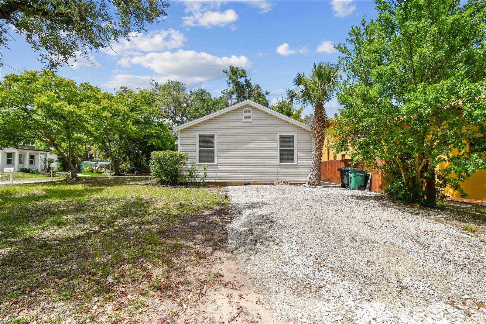 Image 14 of 51 For 670 Wooddell Dr