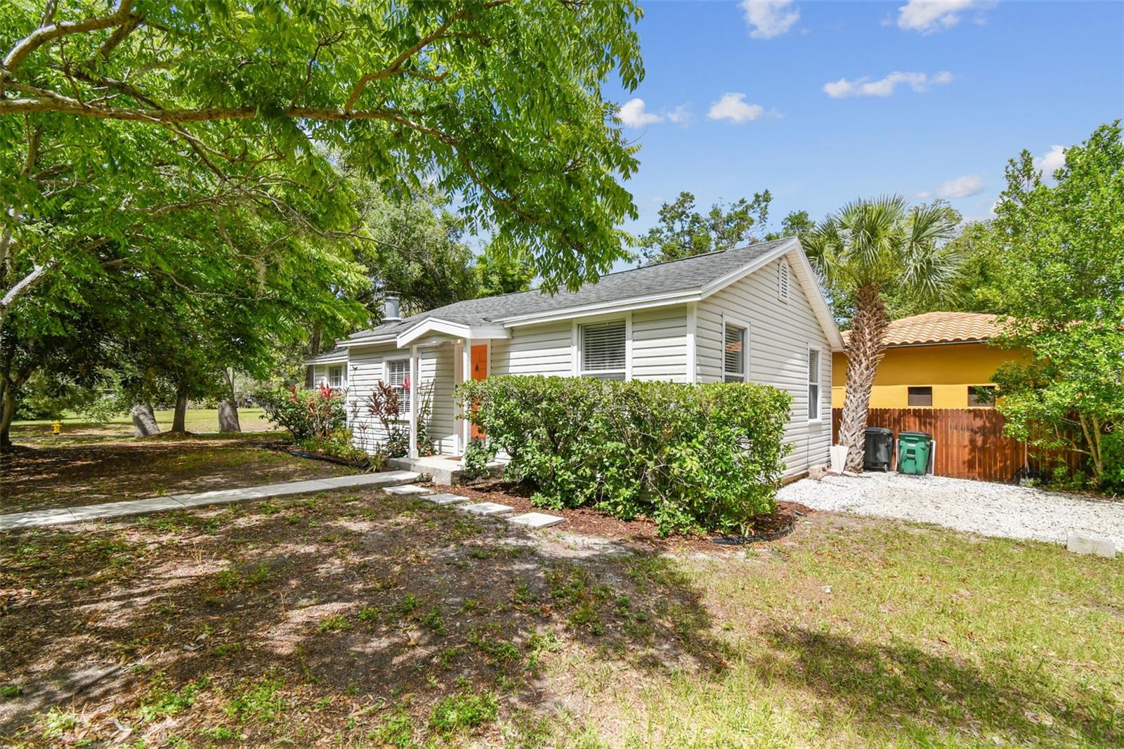 Image 15 of 51 For 670 Wooddell Dr