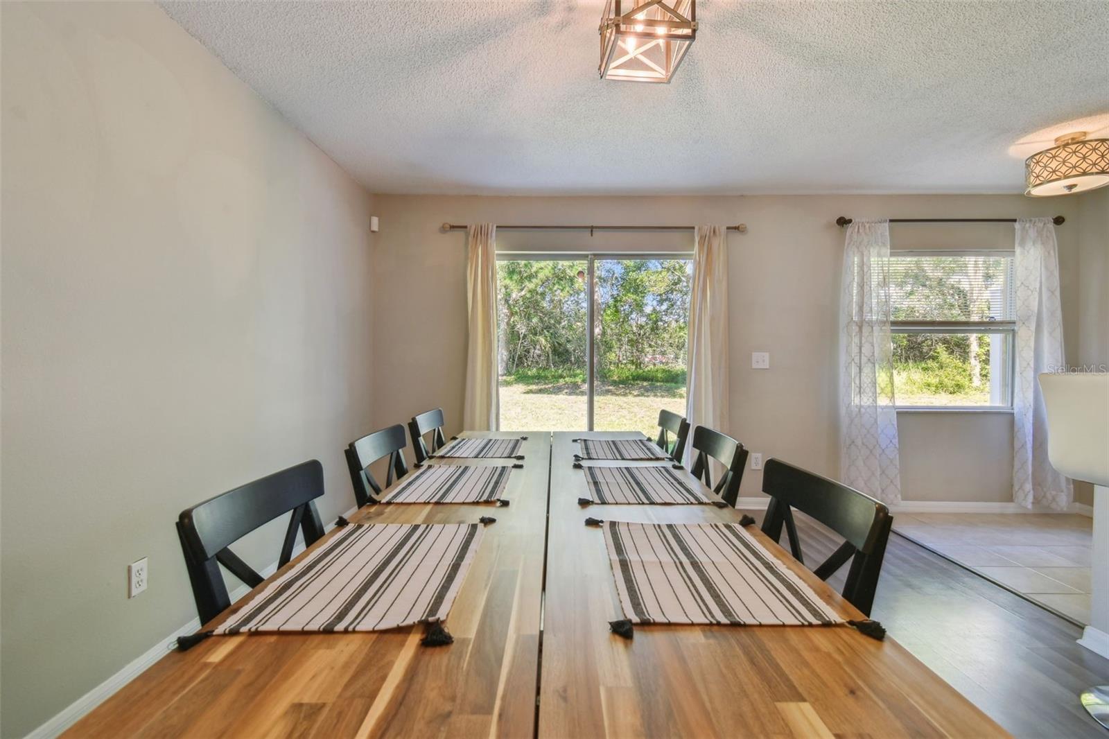 Listing photo id 20 for 4528 Winding River Way