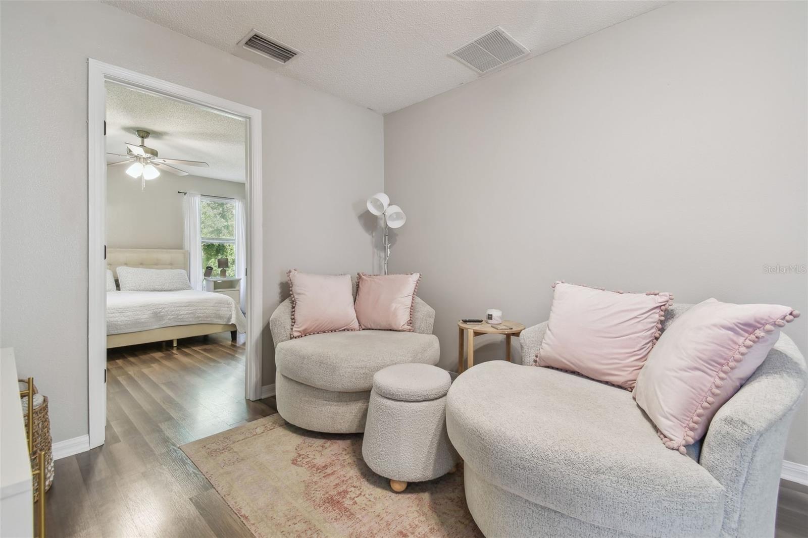 Listing photo id 24 for 4528 Winding River Way