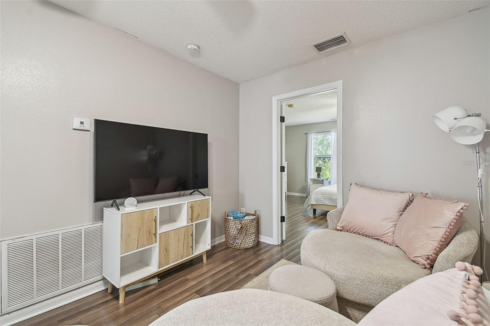 Listing photo id 25 for 4528 Winding River Way