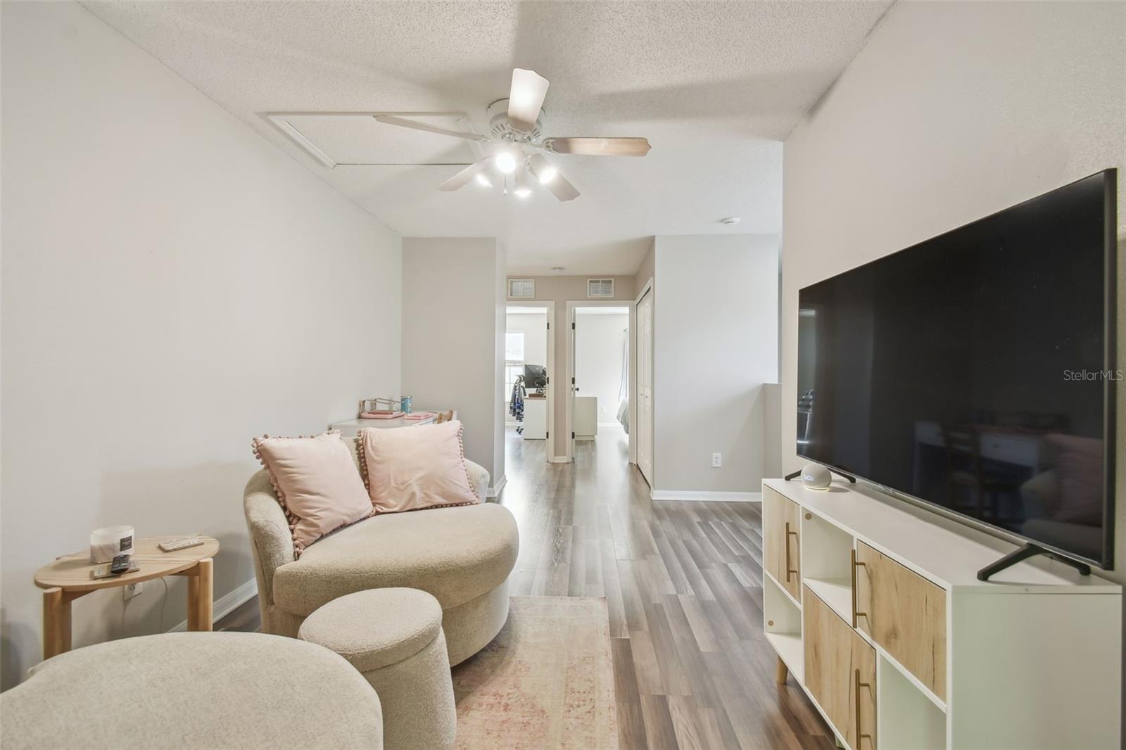 Listing photo id 26 for 4528 Winding River Way