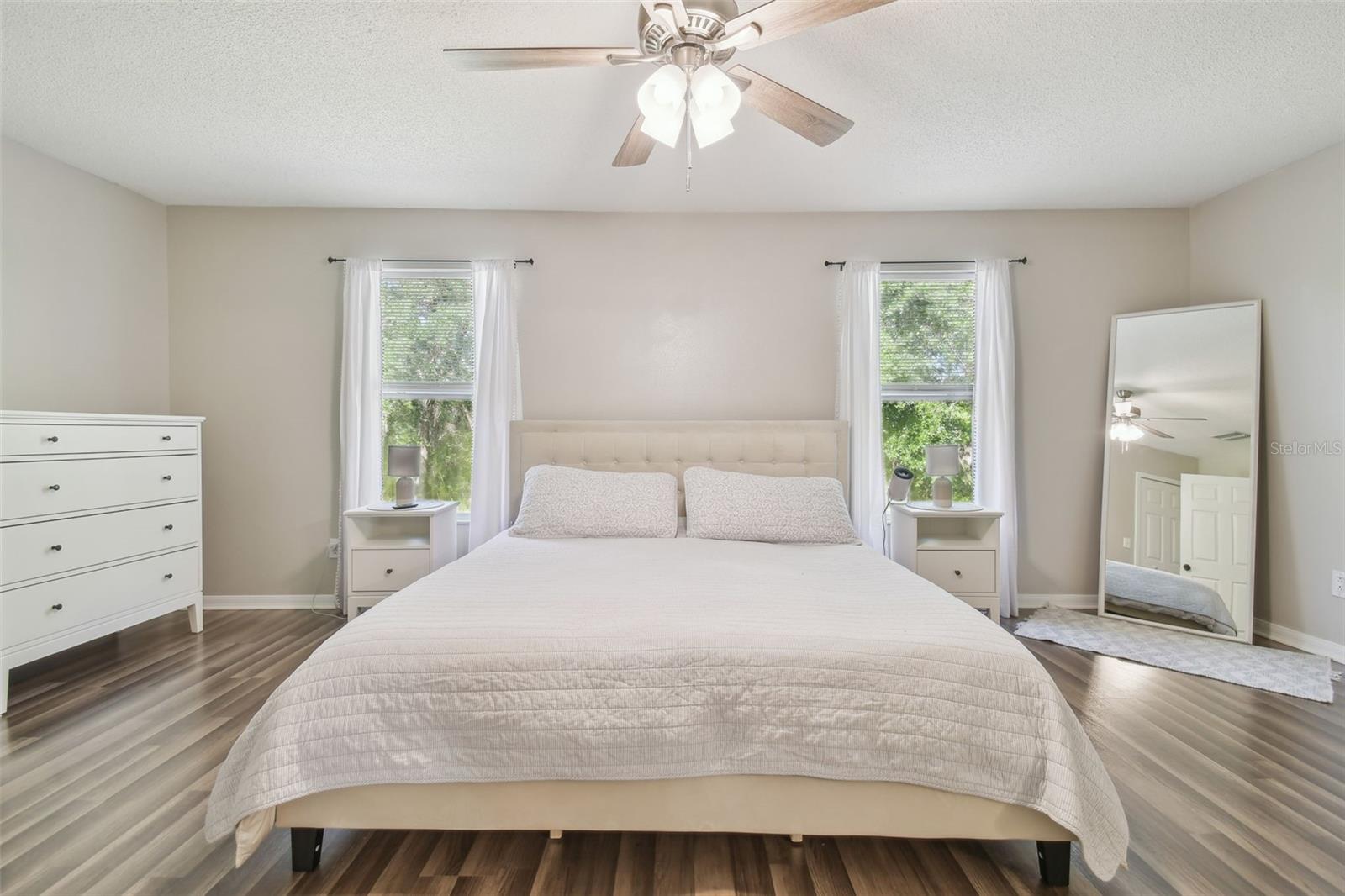 Listing photo id 28 for 4528 Winding River Way