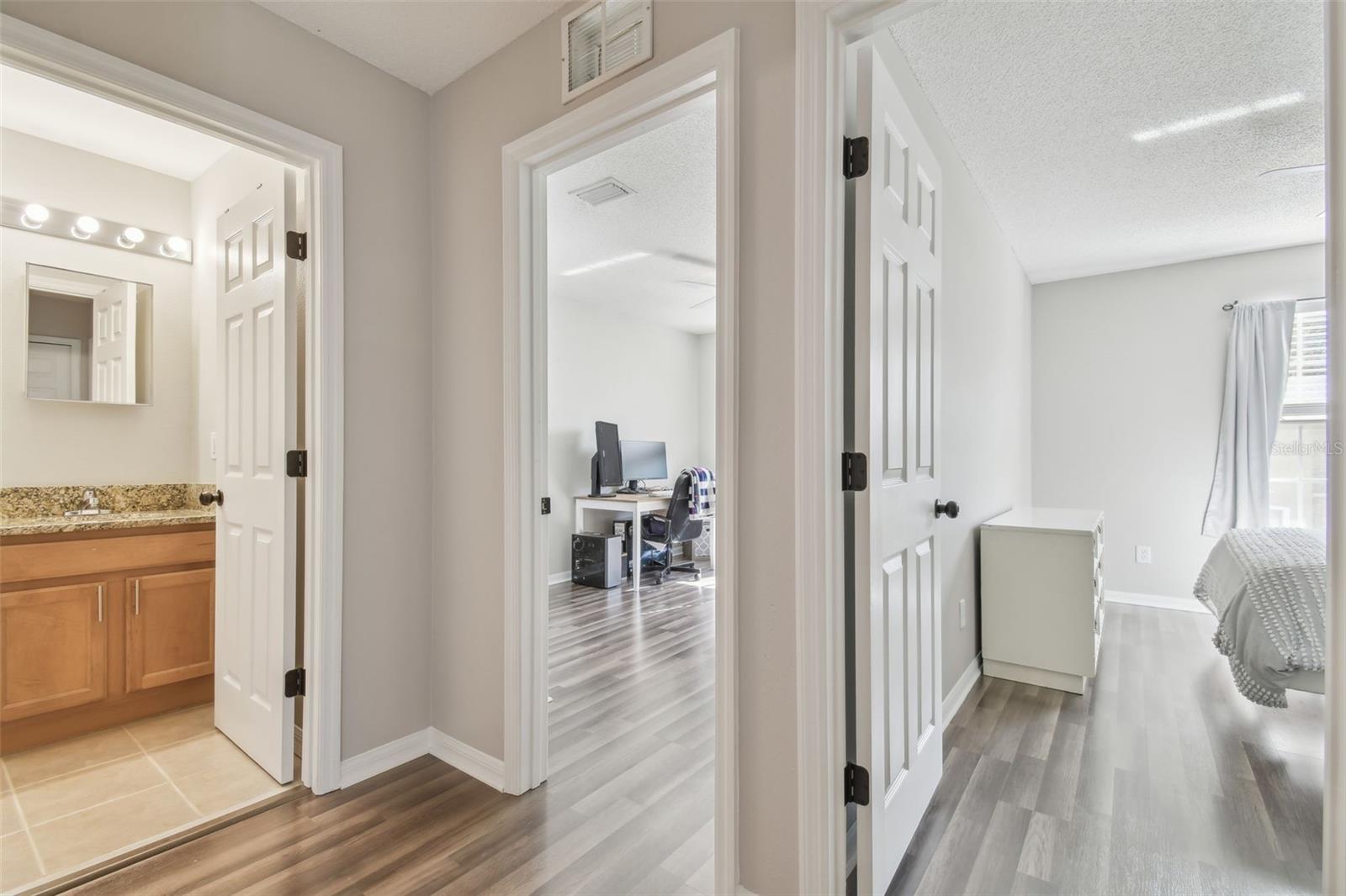 Listing photo id 36 for 4528 Winding River Way