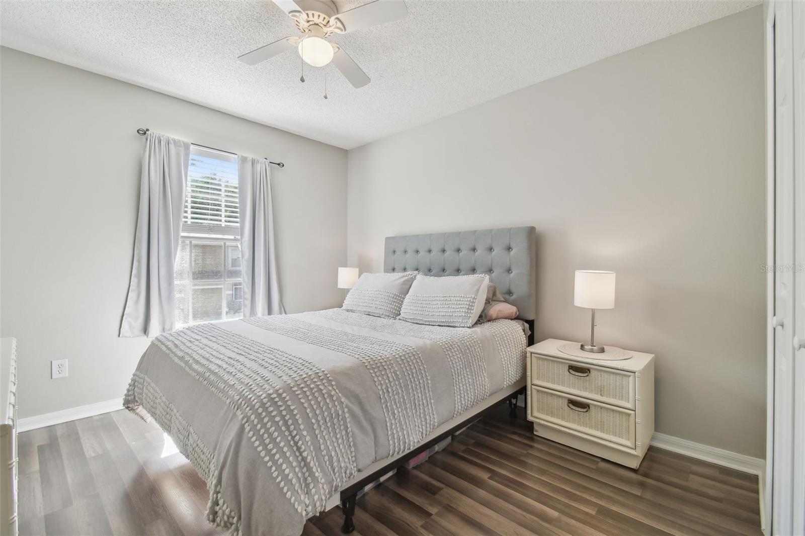 Listing photo id 37 for 4528 Winding River Way