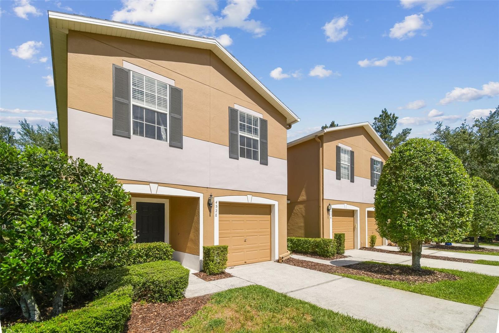 Listing photo id 2 for 4528 Winding River Way