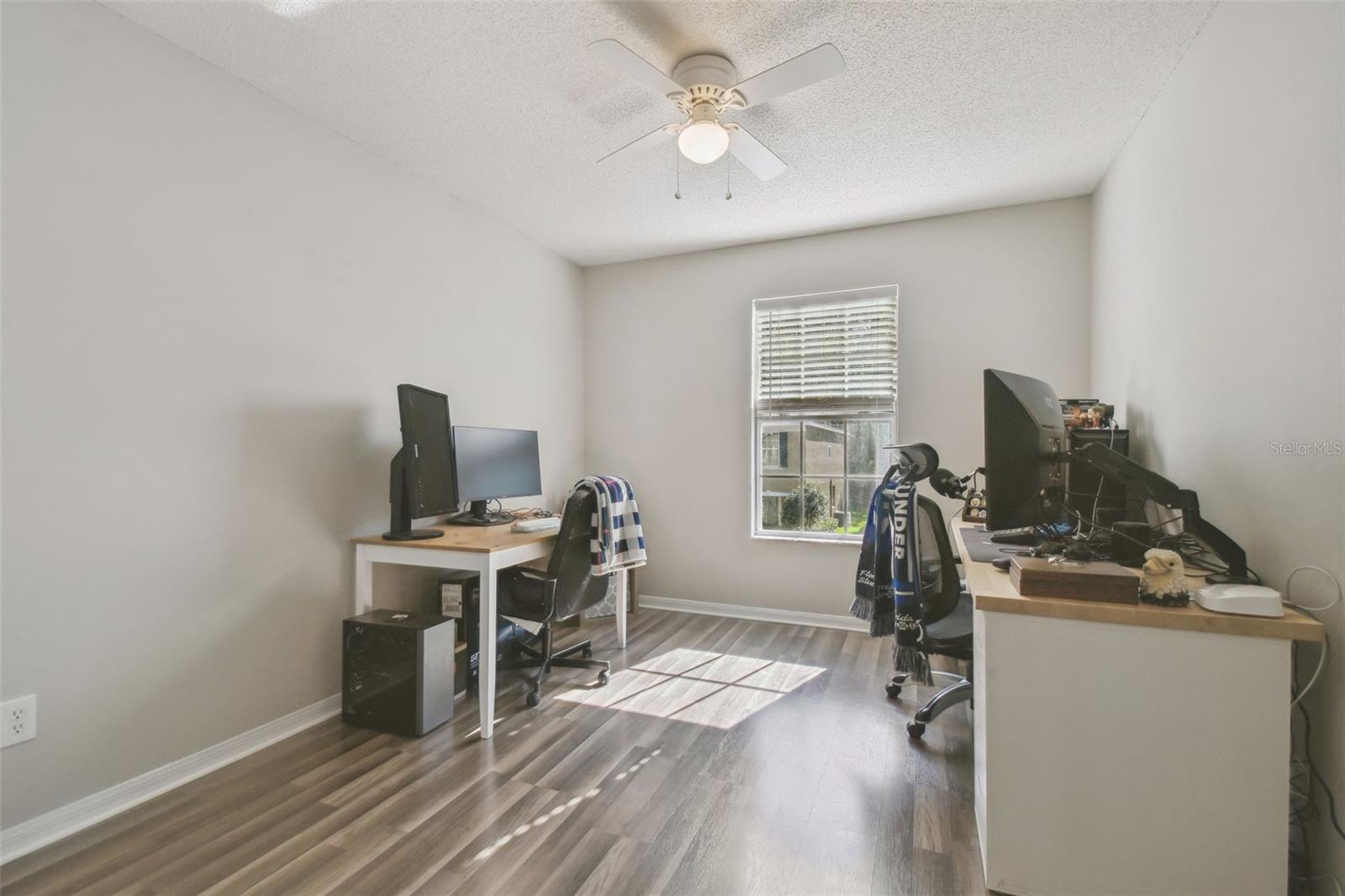 Listing photo id 41 for 4528 Winding River Way