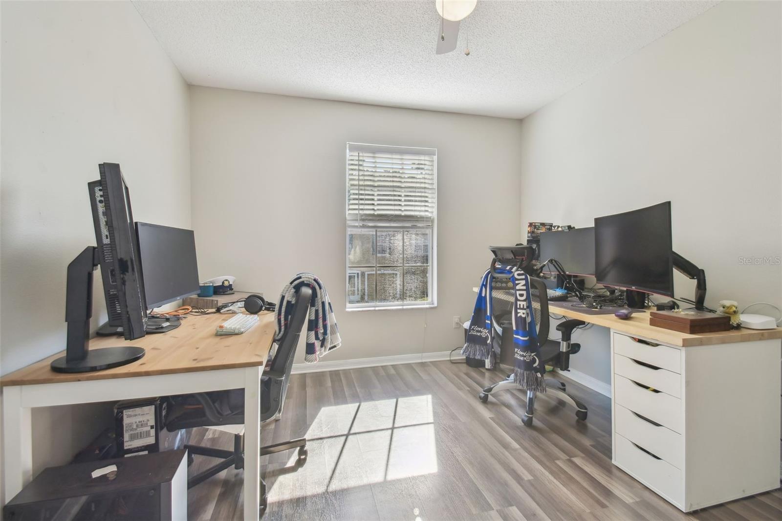 Listing photo id 43 for 4528 Winding River Way