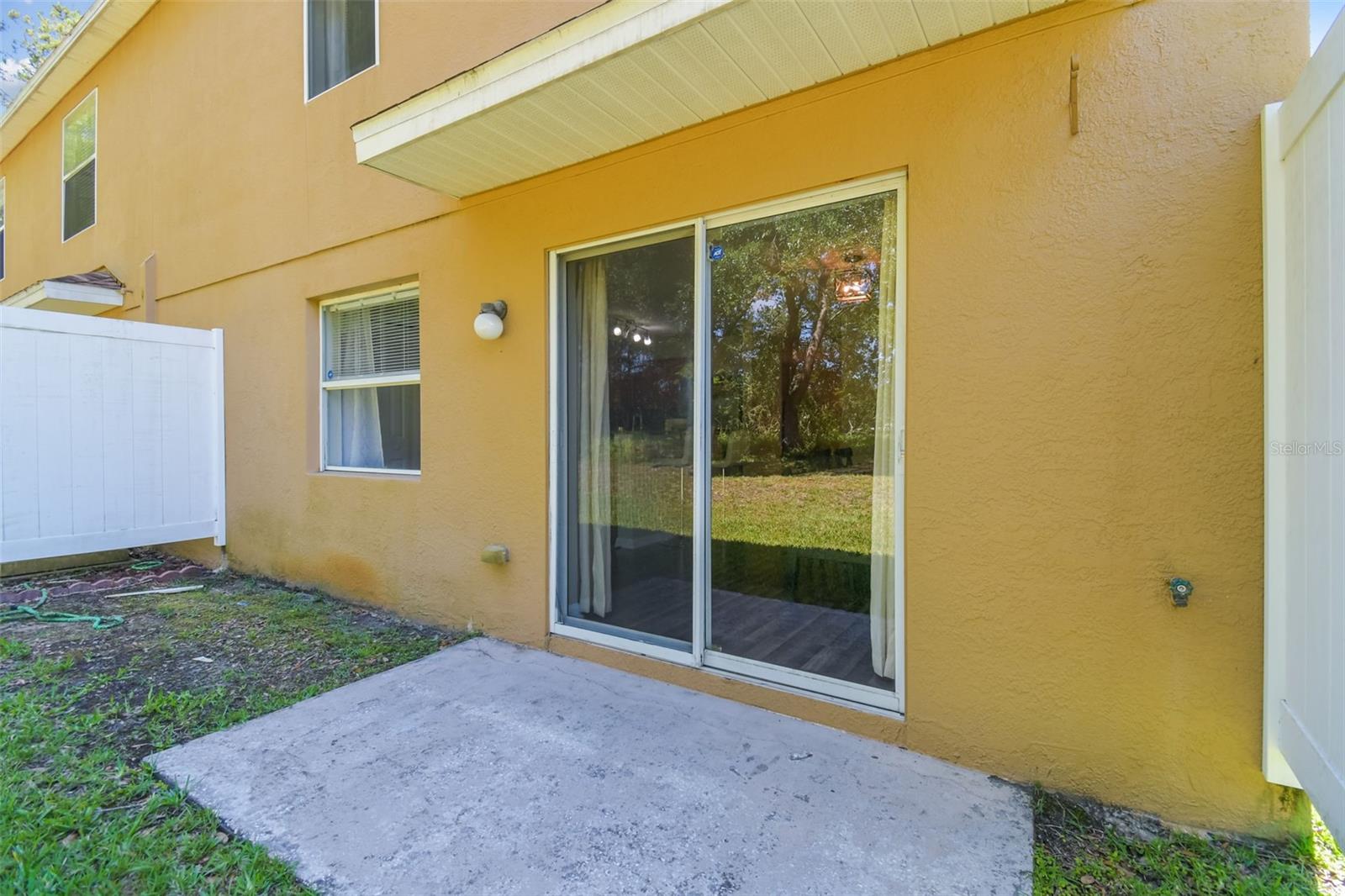 Listing photo id 49 for 4528 Winding River Way