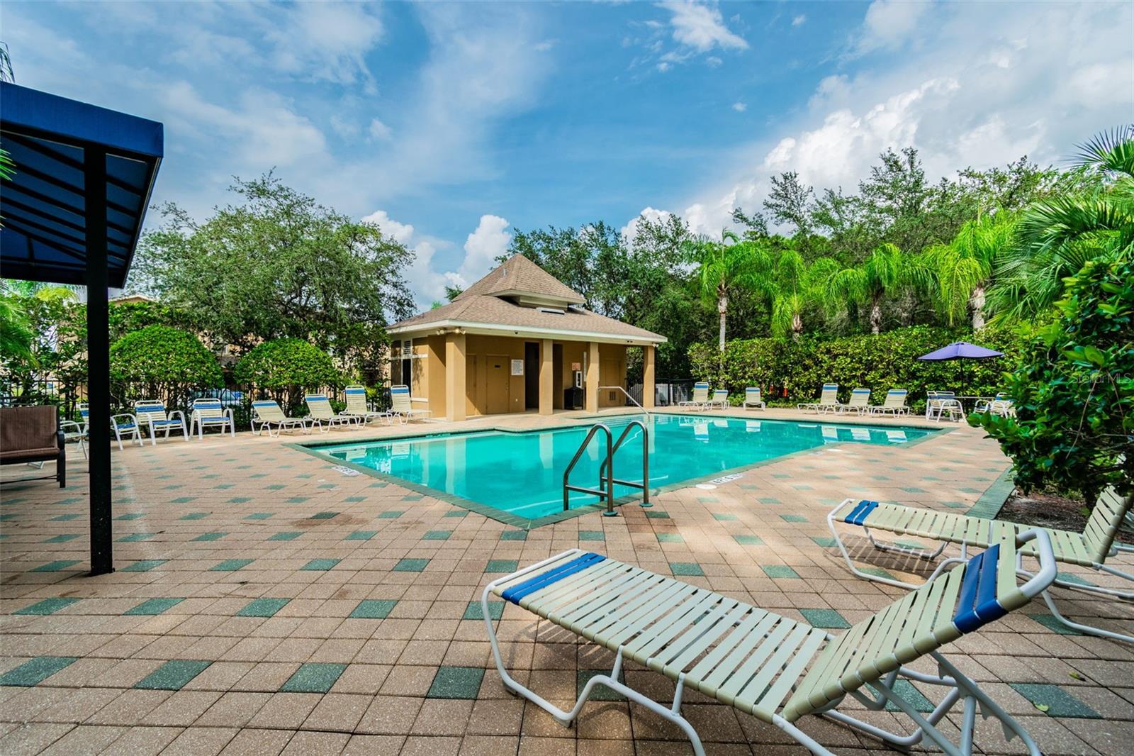 Listing photo id 59 for 4528 Winding River Way