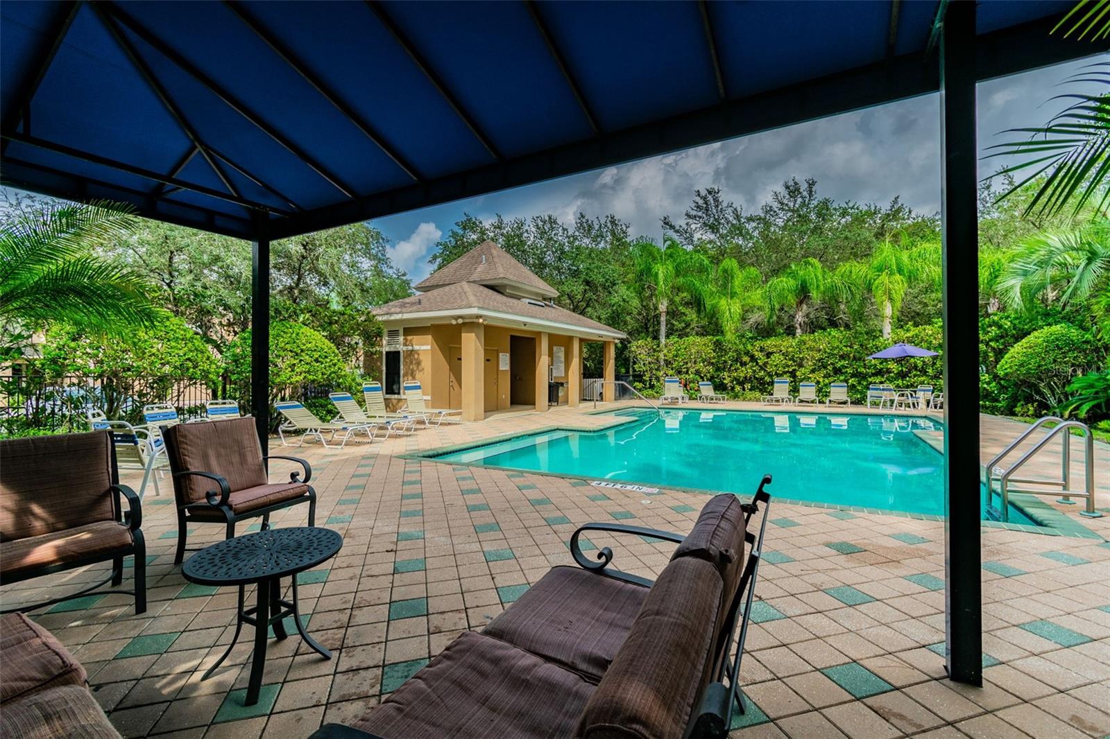 Listing photo id 61 for 4528 Winding River Way