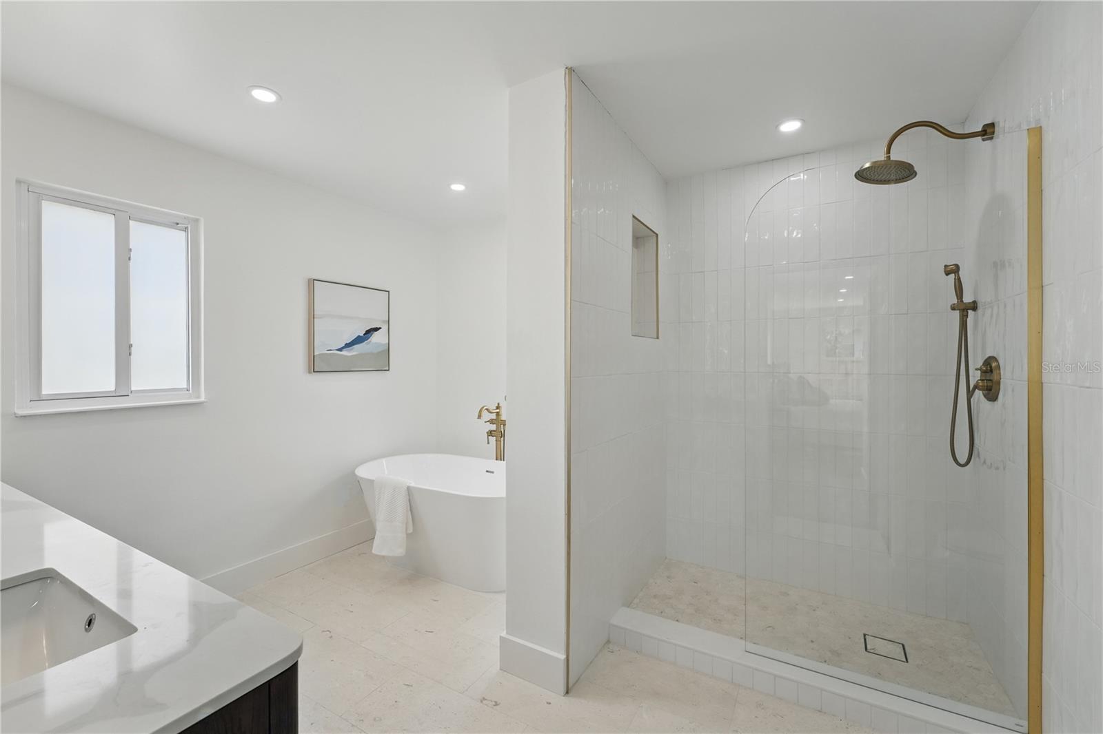 Image 23 of 38 For 2815 Golfview Drive
