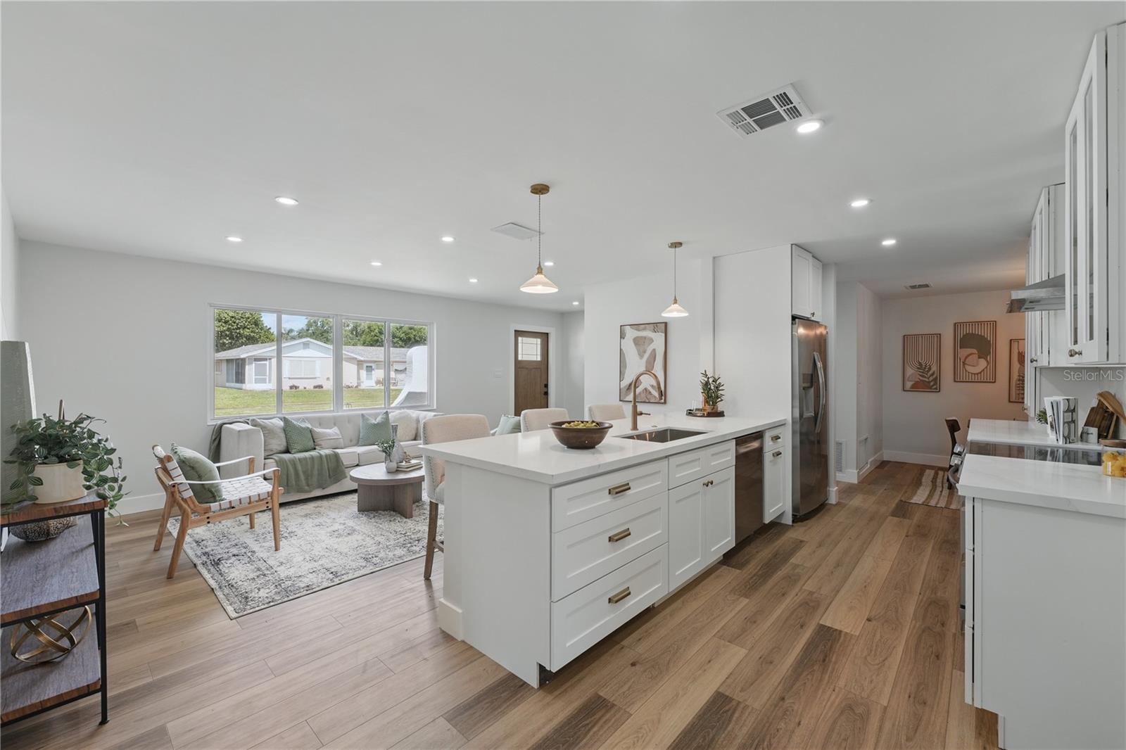 Image 6 of 38 For 2815 Golfview Drive