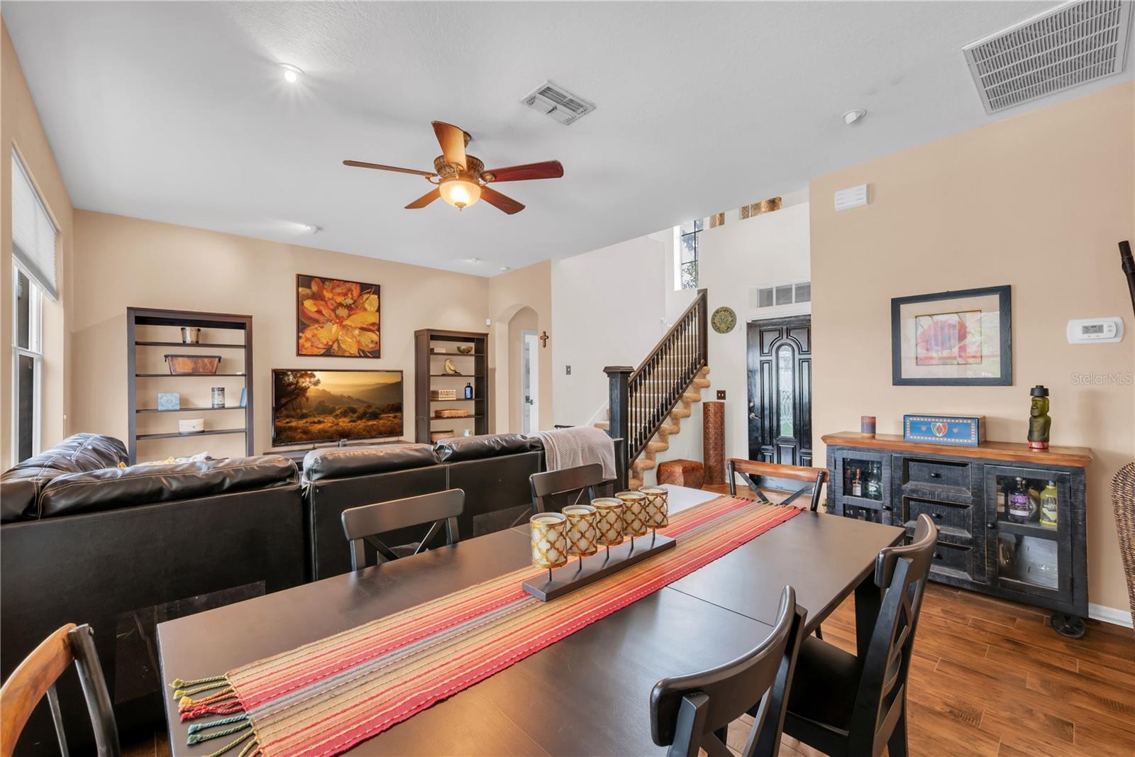 Listing photo id 10 for 2712 Spring Meadow Drive