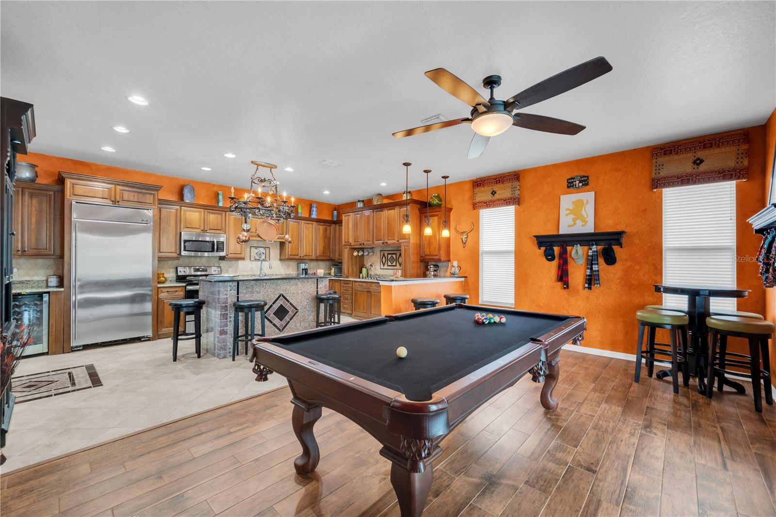 Listing photo id 16 for 2712 Spring Meadow Drive
