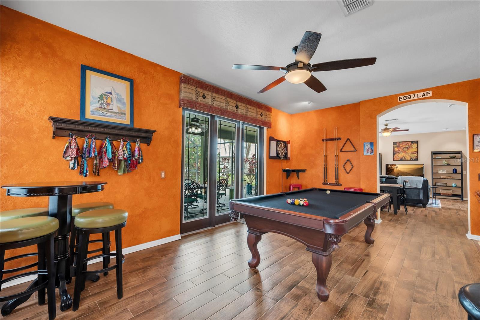 Listing photo id 17 for 2712 Spring Meadow Drive