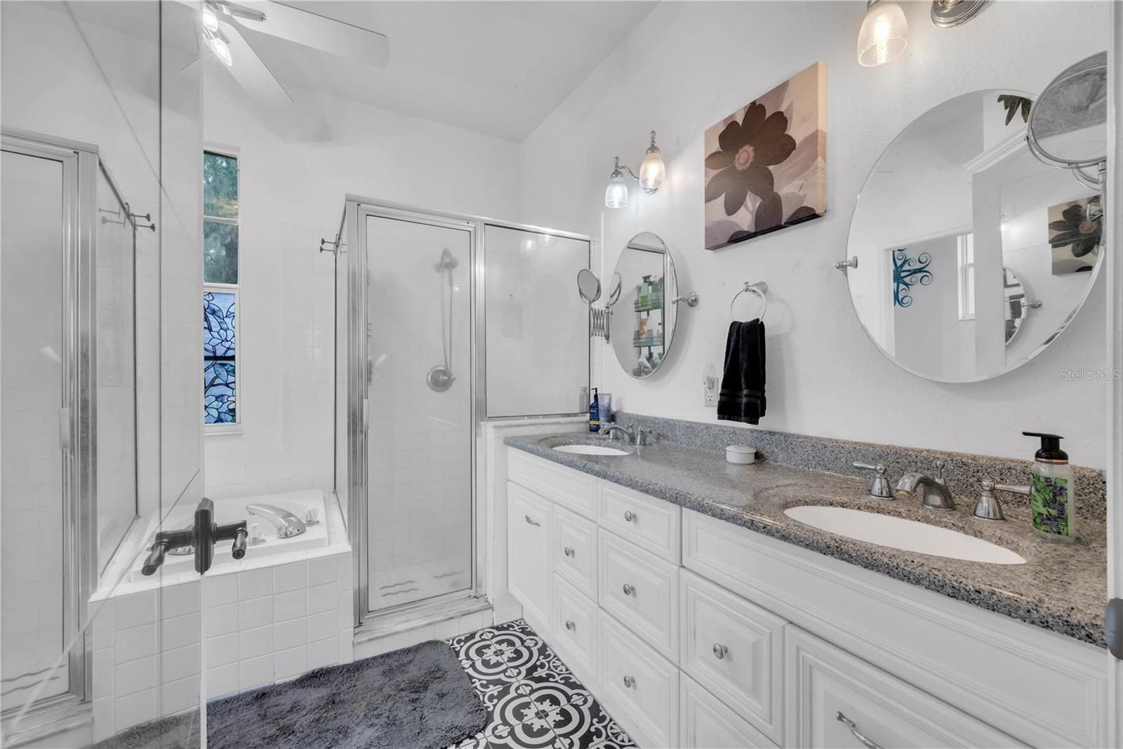 Listing photo id 22 for 2712 Spring Meadow Drive