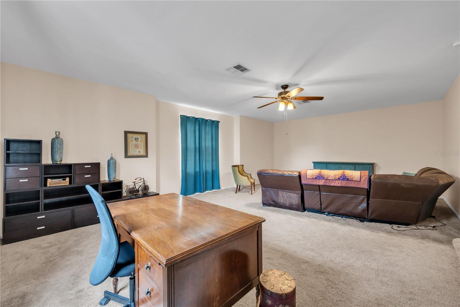 Listing photo id 25 for 2712 Spring Meadow Drive