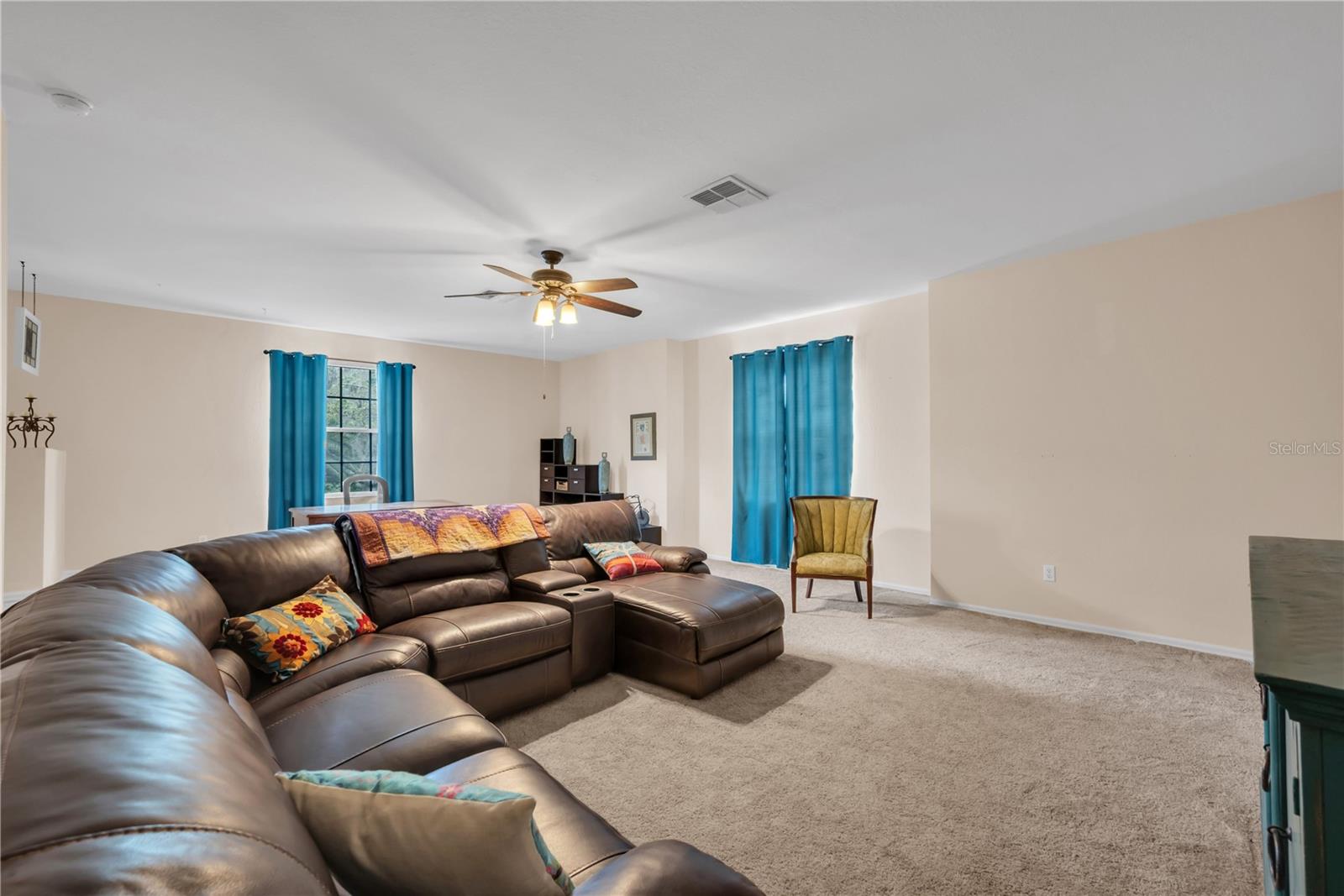 Listing photo id 26 for 2712 Spring Meadow Drive