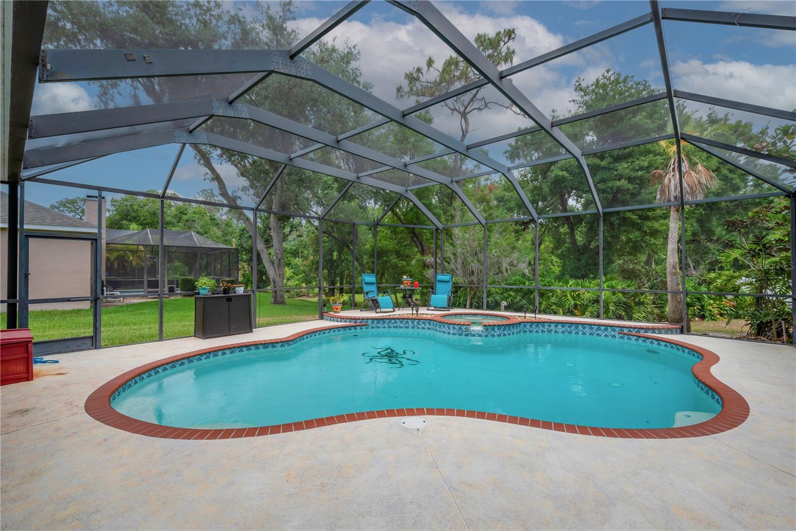 Listing photo id 33 for 2712 Spring Meadow Drive
