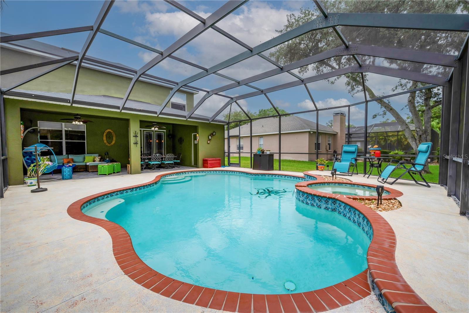 Listing photo id 34 for 2712 Spring Meadow Drive
