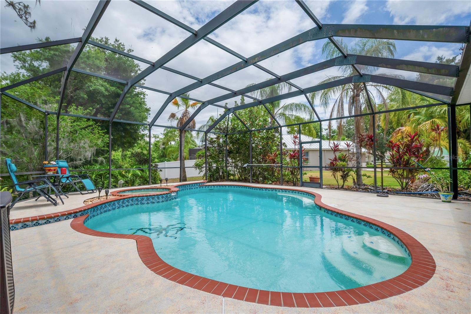 Listing photo id 36 for 2712 Spring Meadow Drive