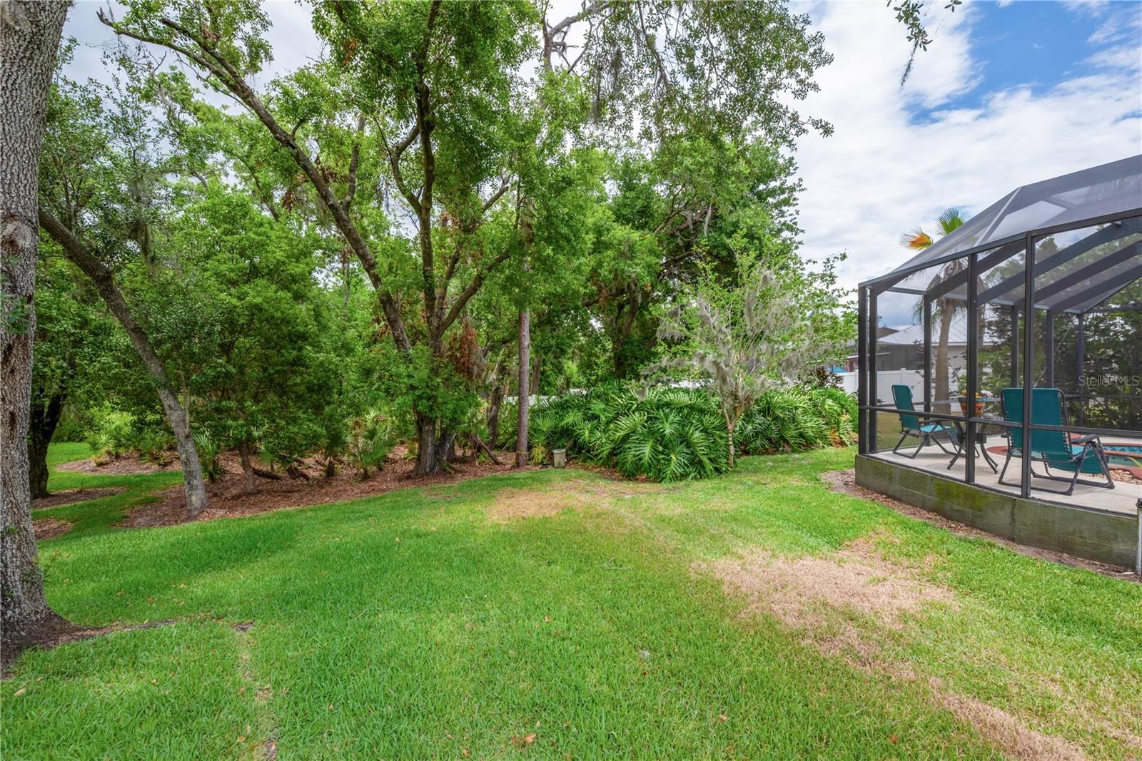 Listing photo id 37 for 2712 Spring Meadow Drive