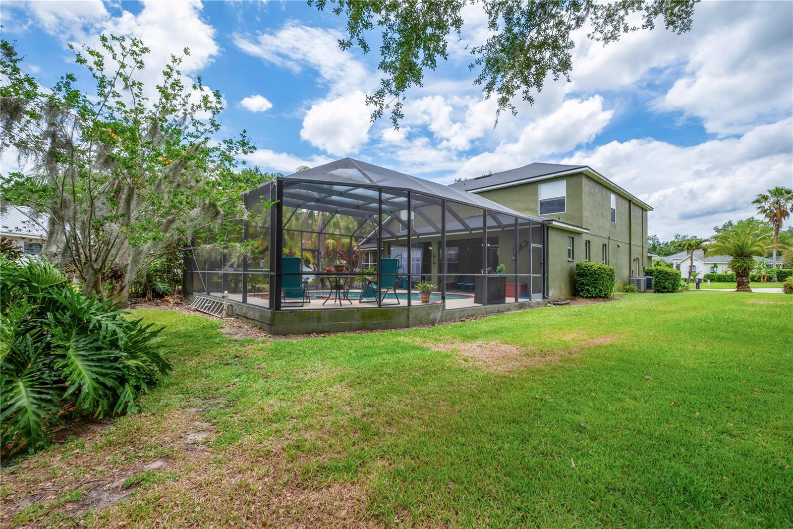 Listing photo id 38 for 2712 Spring Meadow Drive