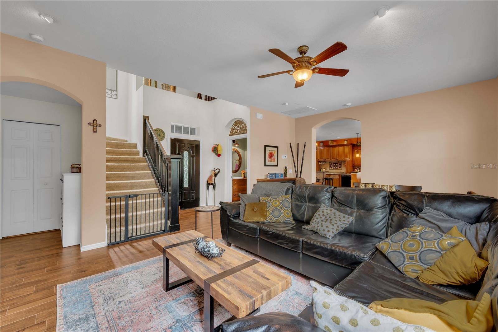 Listing photo id 5 for 2712 Spring Meadow Drive
