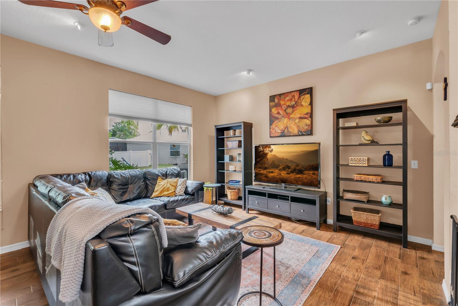Listing photo id 6 for 2712 Spring Meadow Drive