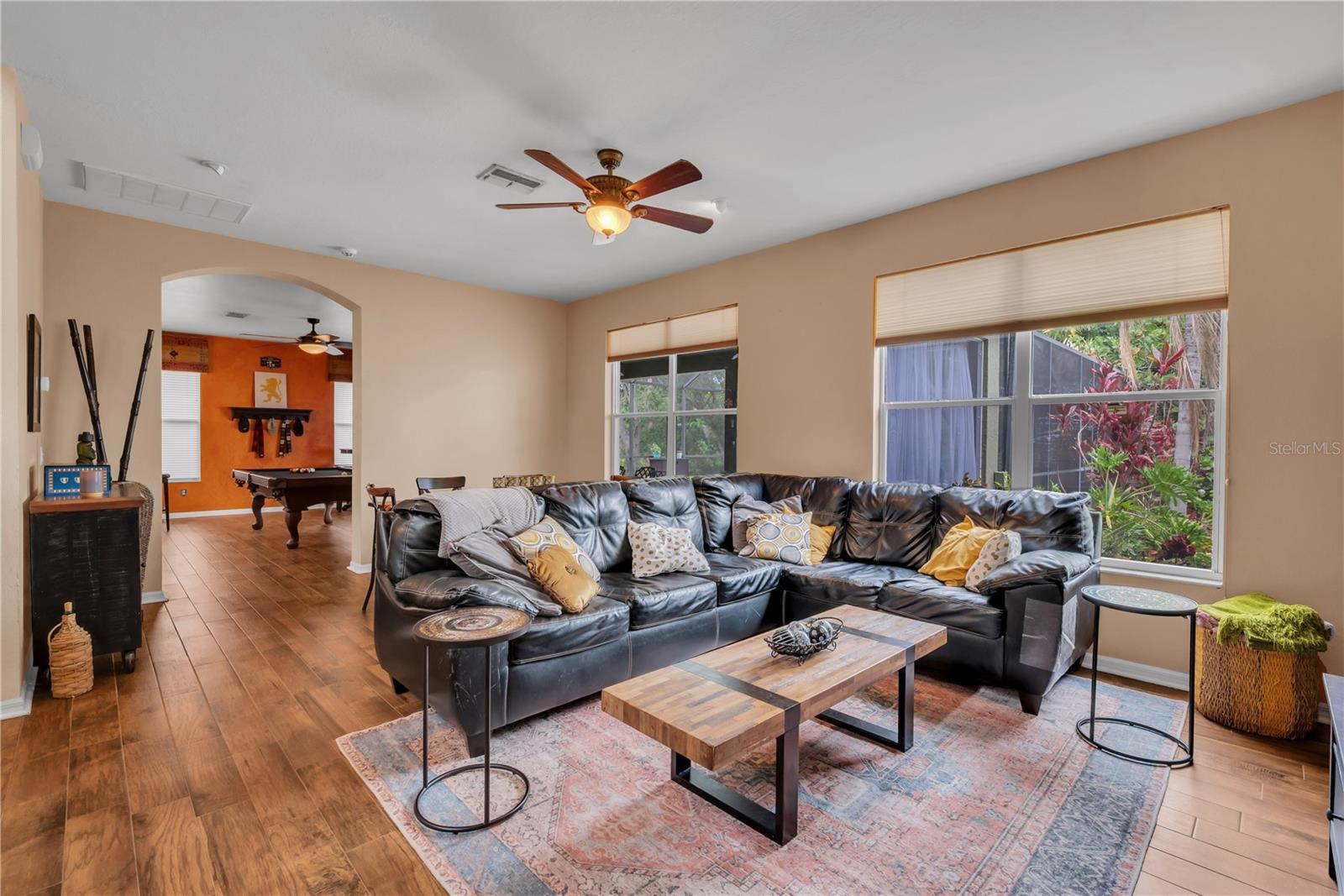 Listing photo id 7 for 2712 Spring Meadow Drive