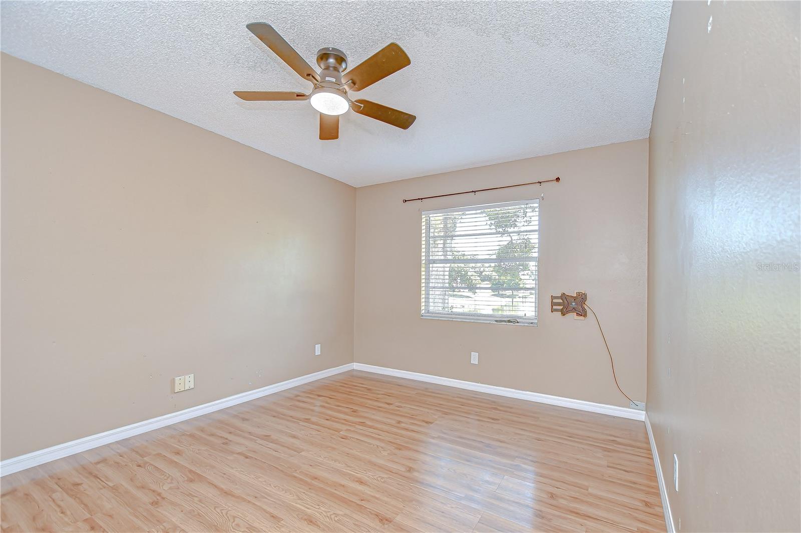 Image 20 of 30 For 12846 Tallowood Drive