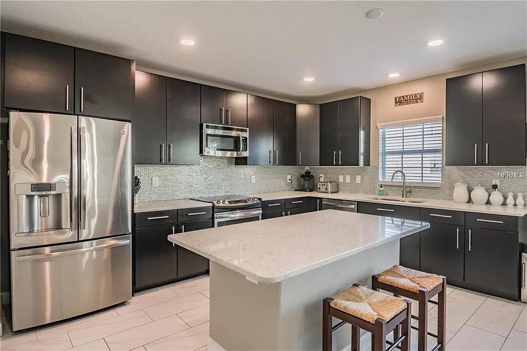 Listing photo id 8 for 838 Oregon Avenue 838