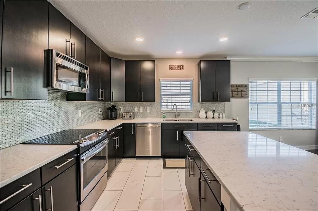 Listing photo id 9 for 838 Oregon Avenue 838