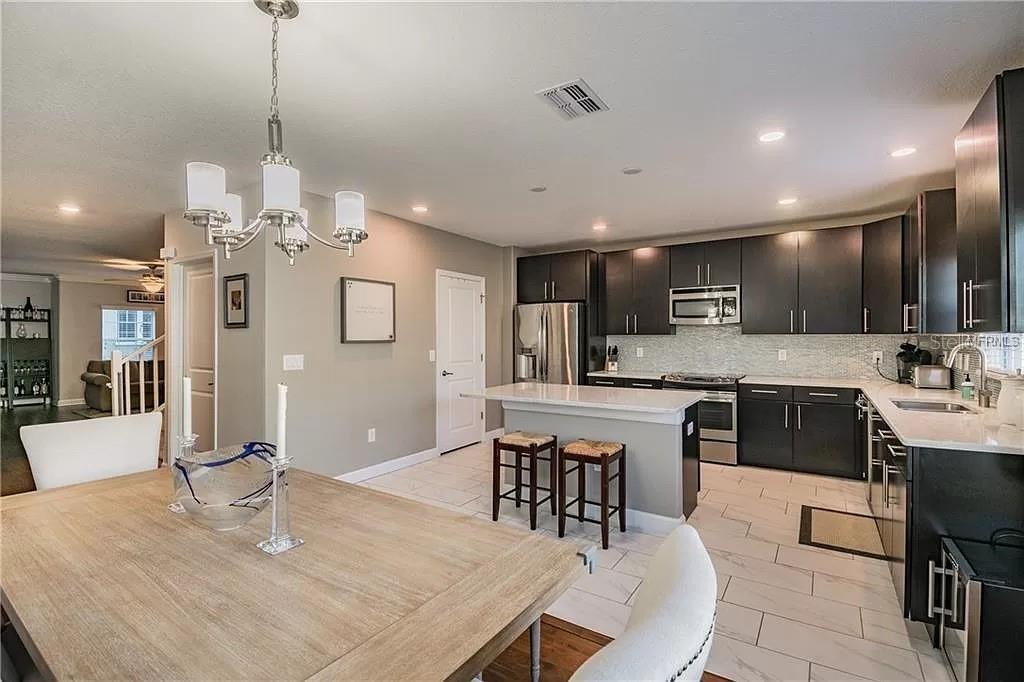 Listing photo id 13 for 838 Oregon Avenue 838