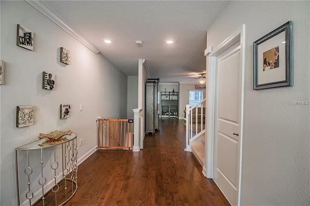 Listing photo id 18 for 838 Oregon Avenue 838